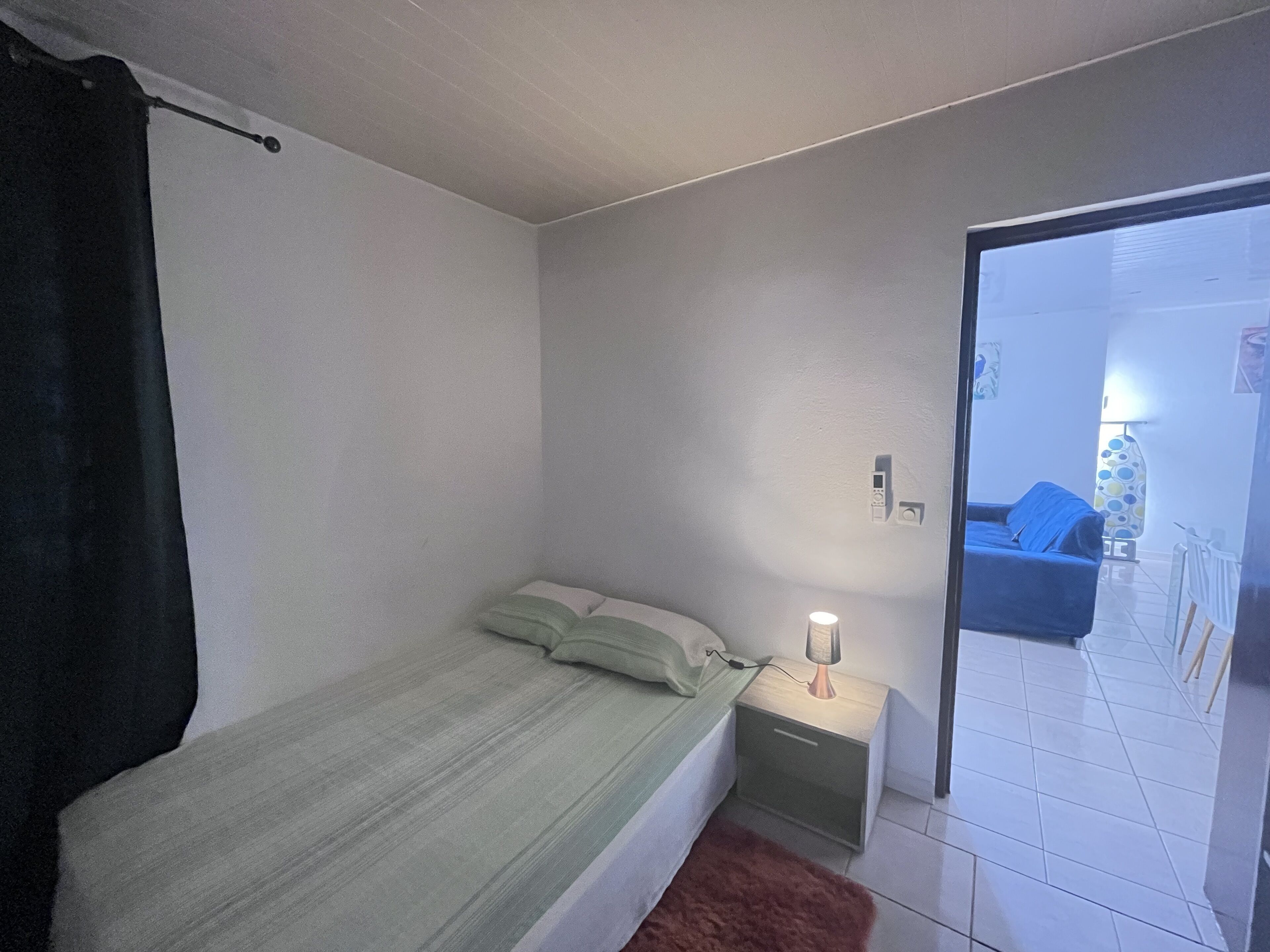 3 chambres, fer et planche à repasser, Wi-Fi, draps fournis