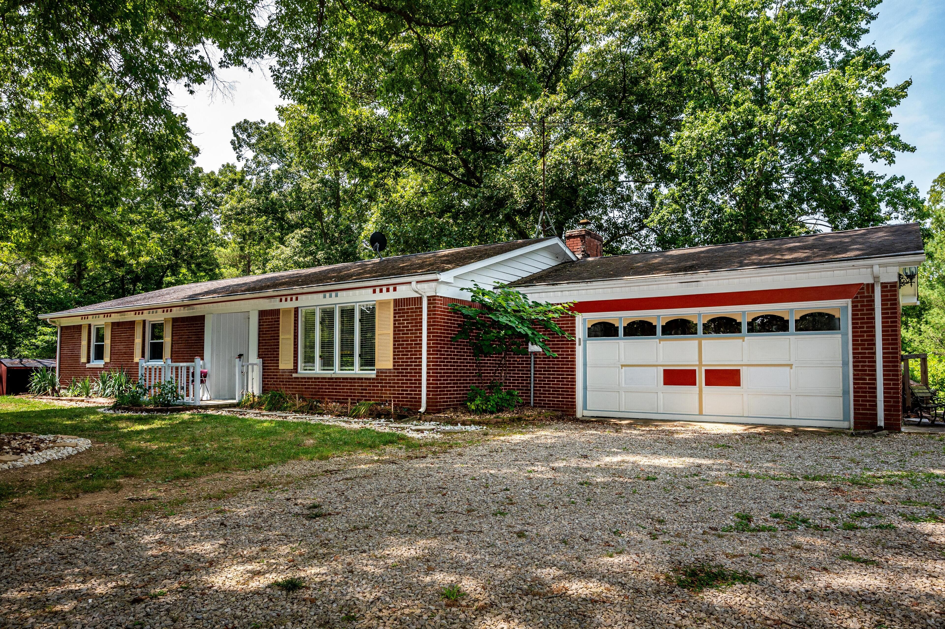 3BR, 2BA