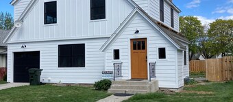 Large House 2 Blocks from Downtown Baker, large yard, and garage 4BED/2 BTH