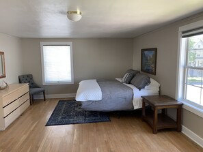 4 habitaciones, escritorio, tabla de planchar con plancha y wifi gratis