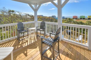 Property grounds - Rare Find! 14 bed 8 bath Sleeps 26. Private. Ocean Views. Pool Hot Tub. Elevator (Oak Island)