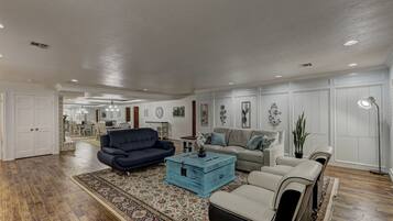 Smart TV, fireplace, ping pong, offices