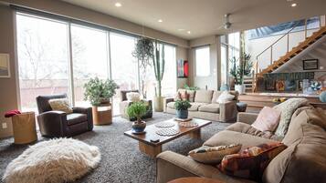 Smart TV, fireplace, video games, Netflix