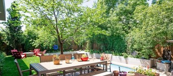We are two artists who enjoy sharing our home to caring and curious guests!