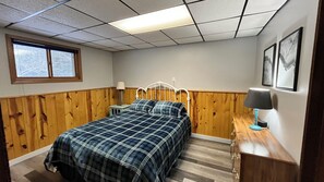 4 bedrooms, bed sheets