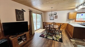 Interior - Family friendly 4 bed, 2 bath home on the chain of lakes and snowmobile trails. (Eagle River)