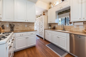 Kitchen - 31 night stay minimum. Charming 1929 English Tudor in the heart of San Roque! (Santa Barbara)