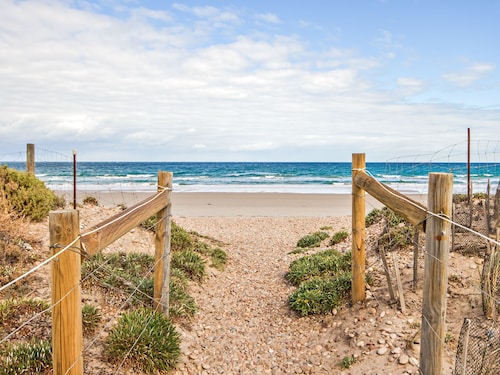 Footprints in the Sand, Silver Sands Beach House