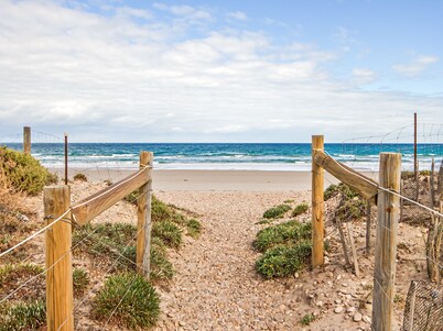 Footprints in the Sand, Silver Sands Beach House