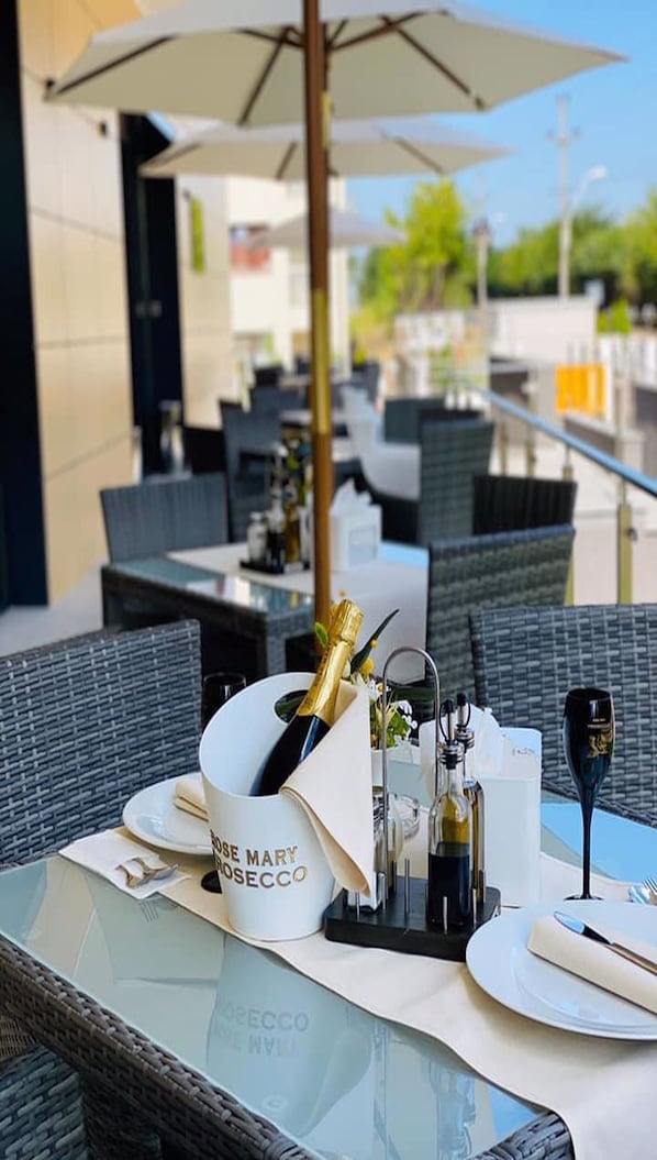 Terrace/patio - Grand View Hotel & Suites Copou (Iasi)