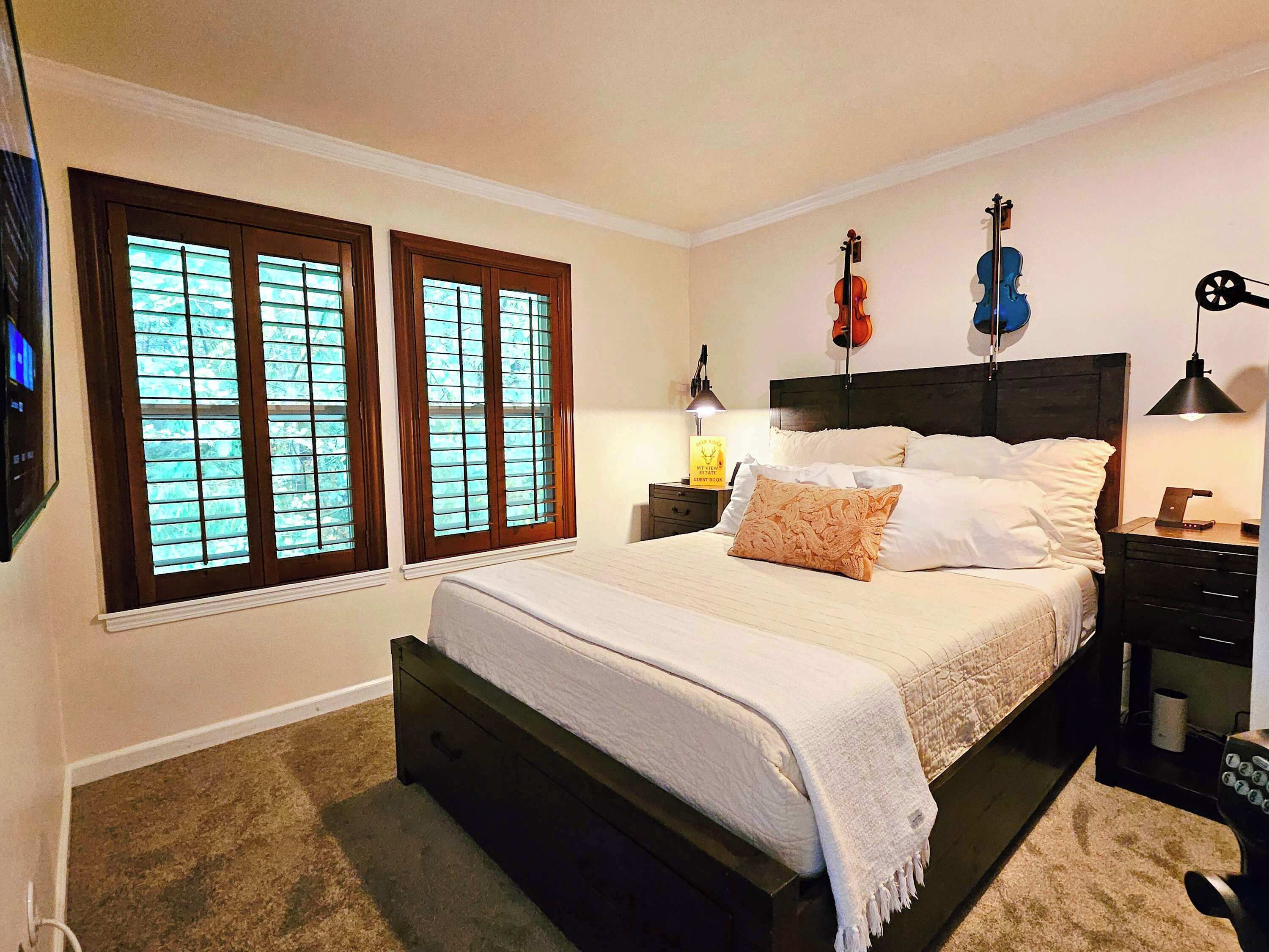 3 bedrooms, desk, iron/ironing board, WiFi