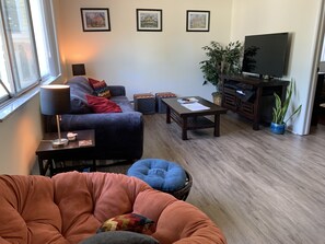 Living area - Kensington Flat (Ann Arbor)