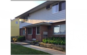 Exterior - Kensington Flat (Ann Arbor)