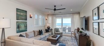 Penthouse Condo Panoramic Ocean Views & Beach Access Across the Street - OPV 301