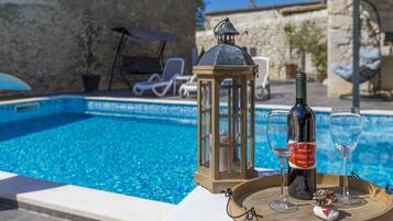 Outdoor pool, a heated pool