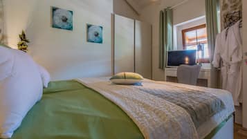 Villa | In-room safe, iron/ironing board, free WiFi