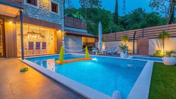 Kiến trúc tòa nhà