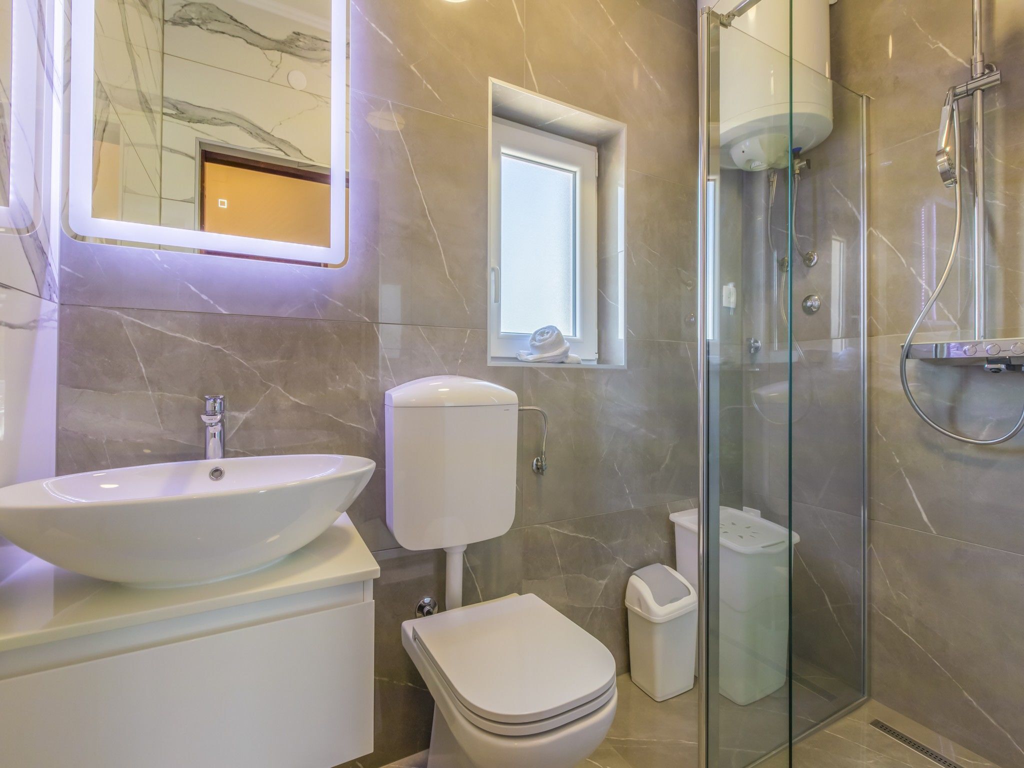Villa | Badezimmer | Dusche