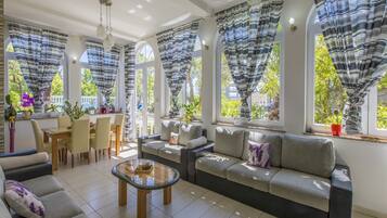 Villa | Living room