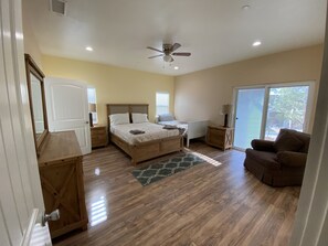 8 habitaciones, wifi y ropa de cama 