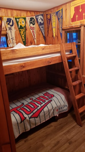 4 bedrooms, free WiFi, bed sheets