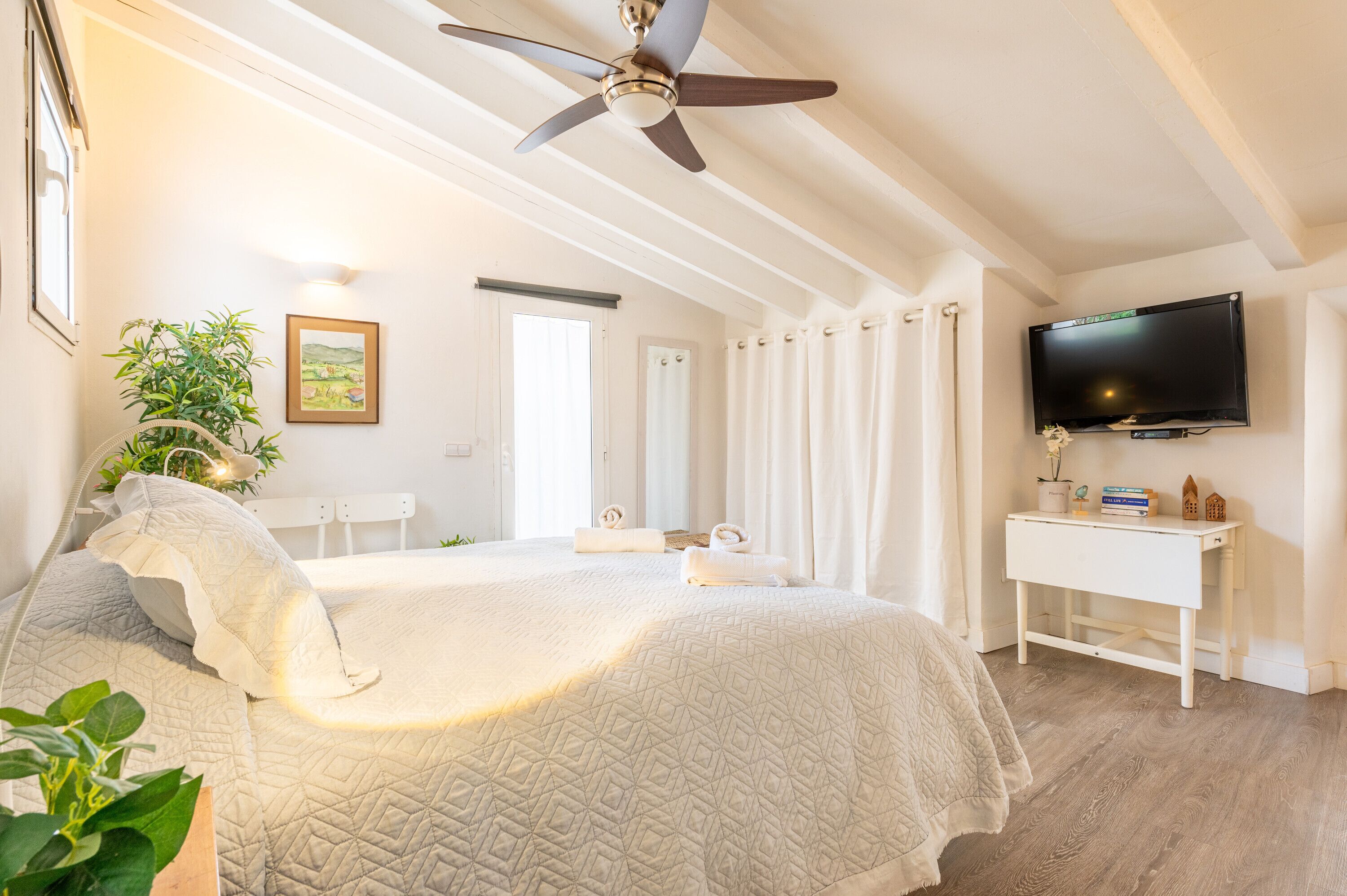 1 soverom, strykejern/-brett, wi-fi (inkludert) og sengetøy