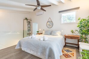 1 chambre, fer et planche à repasser, Wi-Fi gratuit, draps fournis