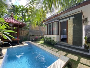 Indoor pool - Small private villa with private swimming Pool (Karangasem)