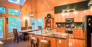 Private kitchen - Duke's Chalet Custom Built Oasis in Goat Rocks- pet friendly (Packwood)