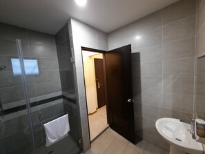 Bathroom - Hotin Inn (Kuching)