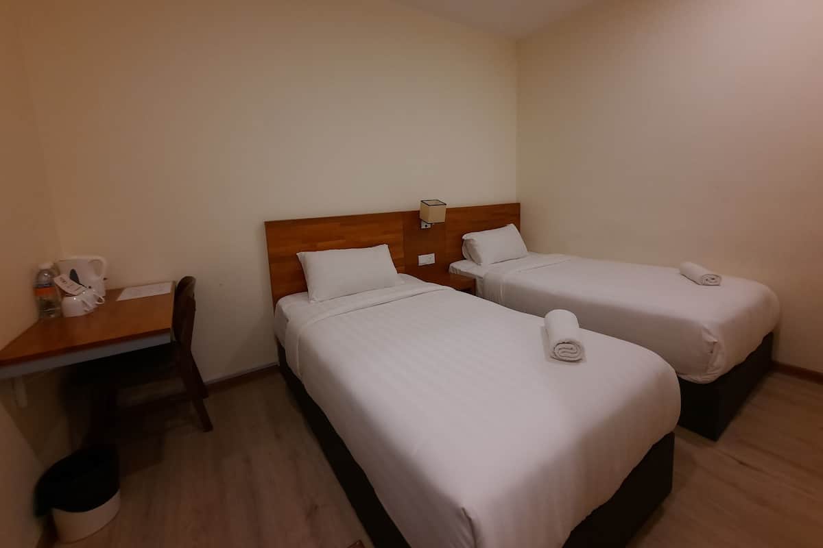 Standard B (No Window) | Desk, free WiFi