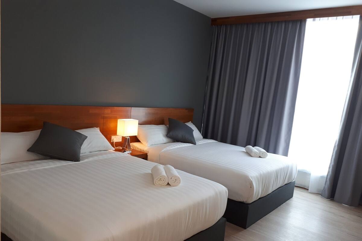 Deluxe Family A | Desk, free WiFi