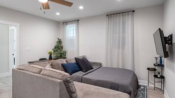 2 bedrooms, desk, iron/ironing board, WiFi (free)