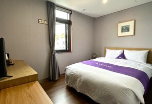 Standard Double Room | Individually decorated, individually furnished, blackout drapes - Brosis Hotel (Busan)