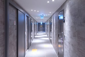Hallway - Brosis Hotel (Busan)