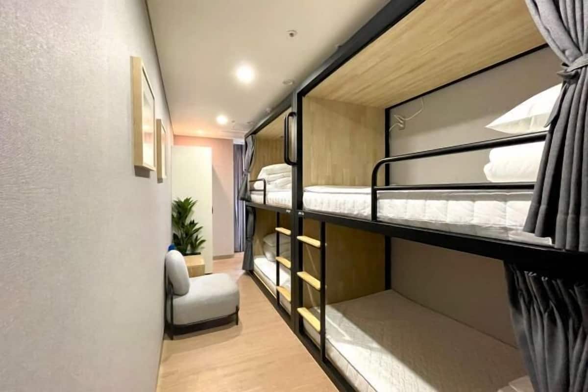 1 Schlafzimmer, individuell dekoriert, individuell eingerichtet
