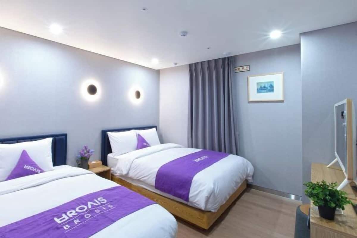 1 Schlafzimmer, individuell dekoriert, individuell eingerichtet