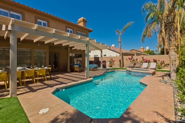 Outdoor pool, a heated pool - Lush Desert Living - Walking distance to Coachella (Indio)
