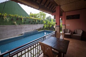 Appartement supérieur, 2 lits jumeaux (Apartment 1, Ground Floor) | Balcon