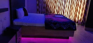 Deluxe Room | Egyptian cotton sheets, premium bedding, individually furnished - Hotel Golden Dust (Brahmagiri)