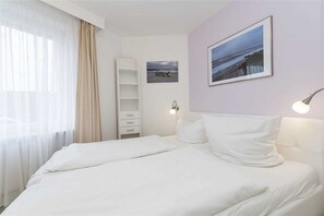 2 Schlafzimmer, Reisekinderbett, WLAN, Bettwäsche