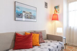 Appartement, 1 chambre | Aire de séjour | Téléviseur à écran plat
