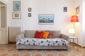 Appartement, 1 chambre | Aire de séjour | Téléviseur à écran plat