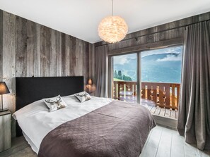 4 bedrooms, free WiFi, bed sheets