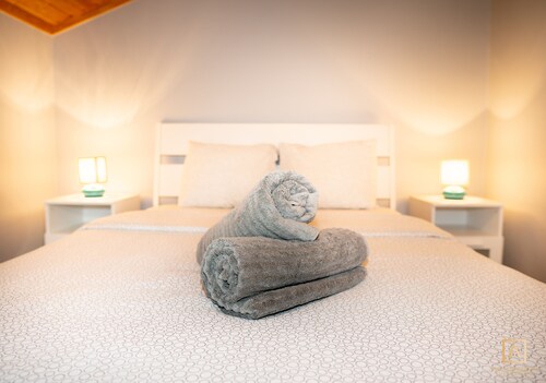 Cozy 1 BR Apartment Free Prkg 130m Away