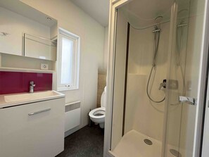 Dusche, Handtücher, Toilettenpapier