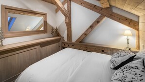 Room - Elegant duplex apartment in the heart of Méribel, close to slopes (Méribel)