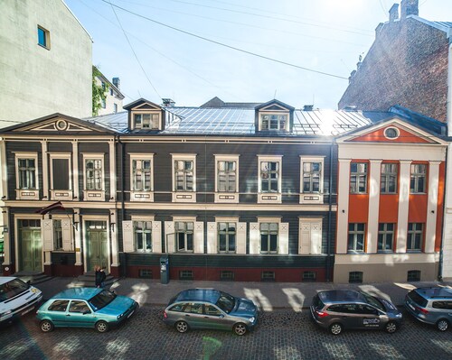 One Bedroom Apartment with Balcony in Very Center