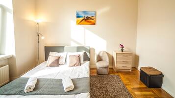 1 bedroom, iron/ironing board, WiFi (free), bed sheets