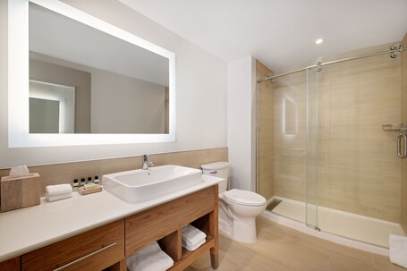 Element New York Wood Ridge - Image 18